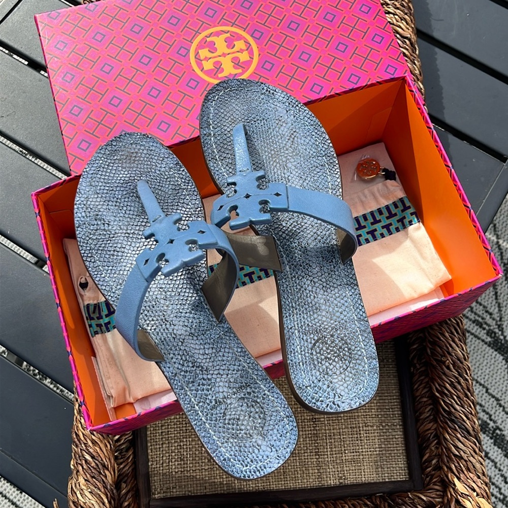 Tory Burch Moore Flat Thong. Ocean Mist. Size 7.5